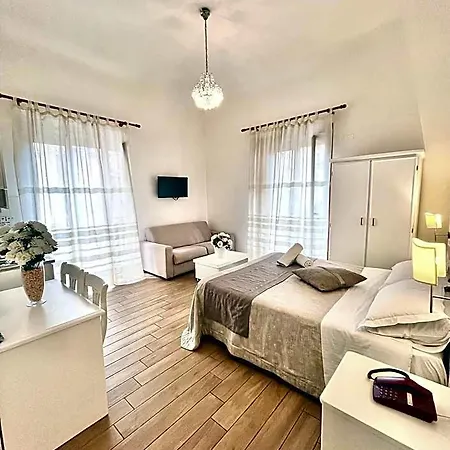Giulio Cesare 14, 3* Palermo