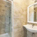 Giulio Cesare 14, Hotel 3*