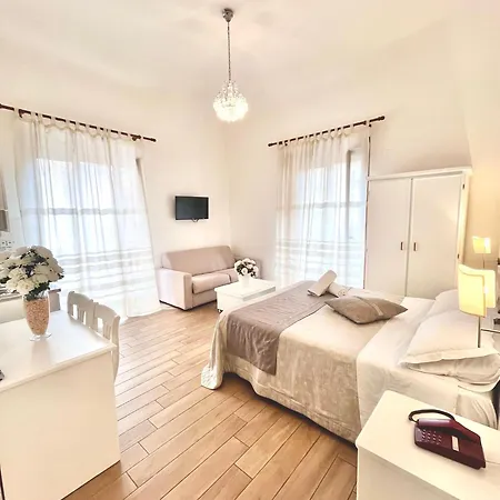 Giulio Cesare 14, 3* Palermo